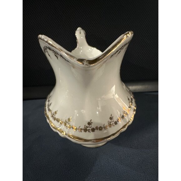 Vintage Porcelain Gold-Trimmed Gravy Boat With Floral Design - Picture 9 of 10